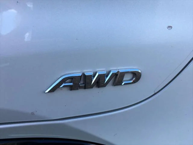 Certified Used 2025 WIND CHILL PEARL Toyota  image 4