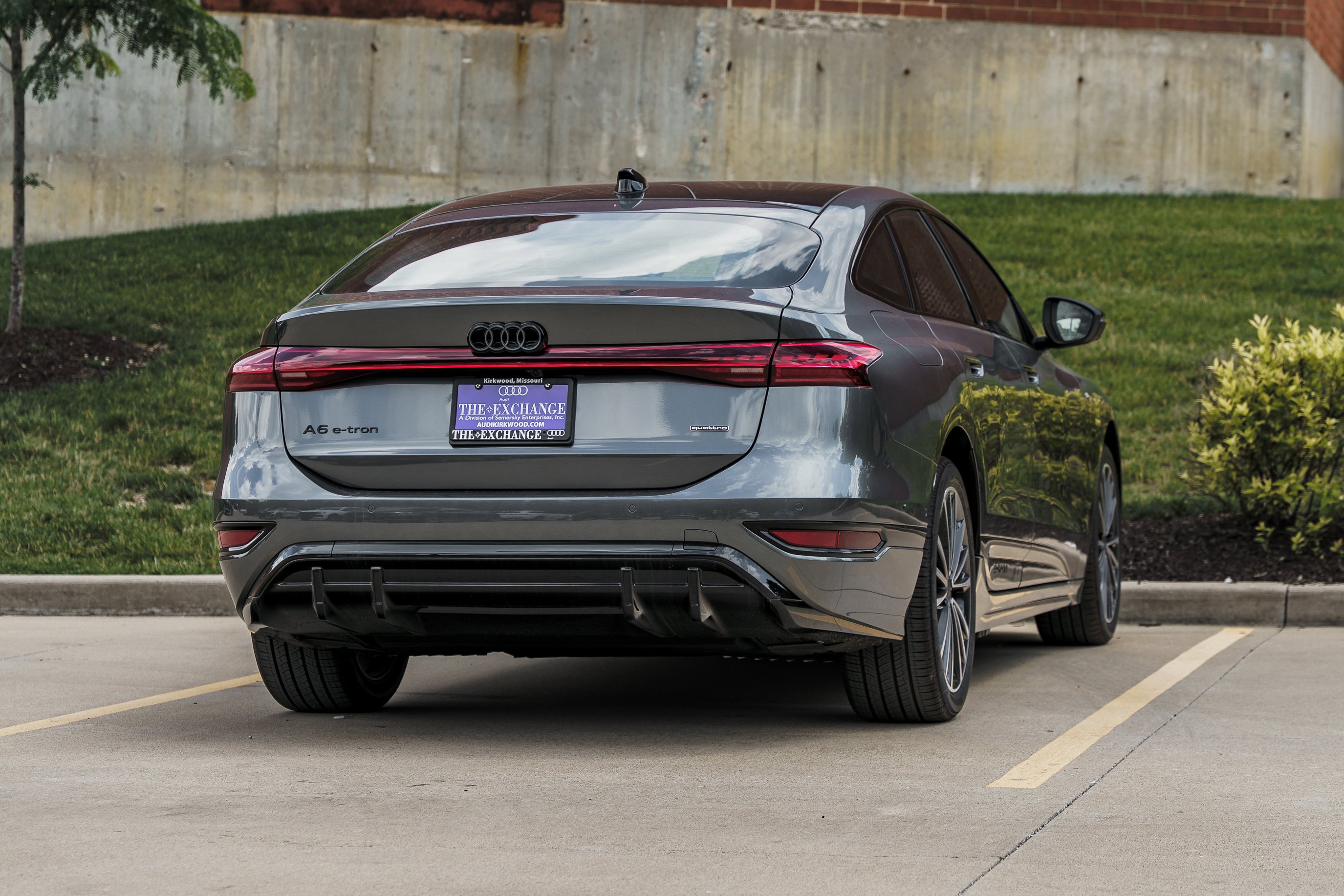 New 2027 Daytona Gray Pearl Effect Audi Premium Plus image 4