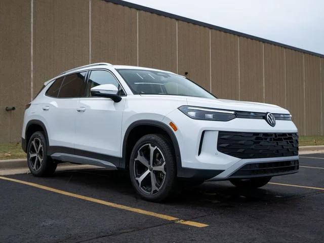 New 2026 White/off-white Volkswagen 2.0T SE image 1