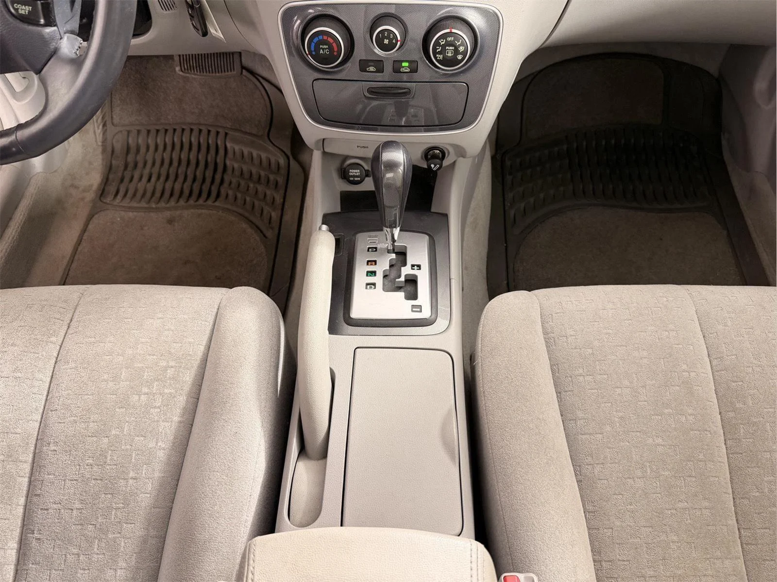 Used 2007 Golden Beige Hyundai SE image 31