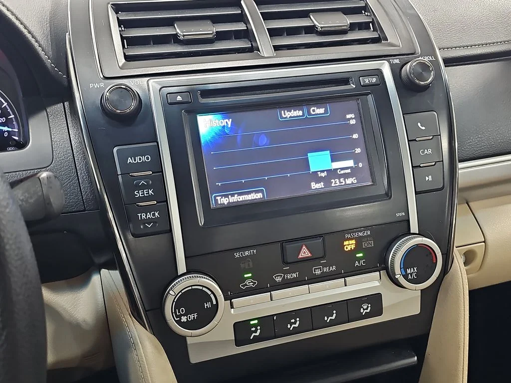 Used 2013 Beige Toyota LE image 22