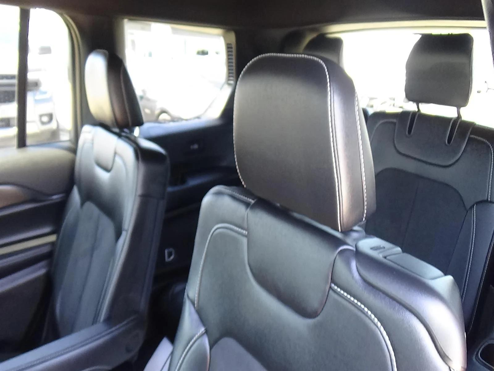 Certified Used 2025 Baltic Gray Metallic Clear Coat (pas) Jeep Altitude X image 16
