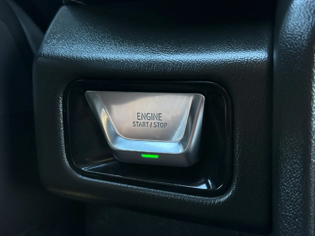 Used 2025 Summit White GMC Denali image 28
