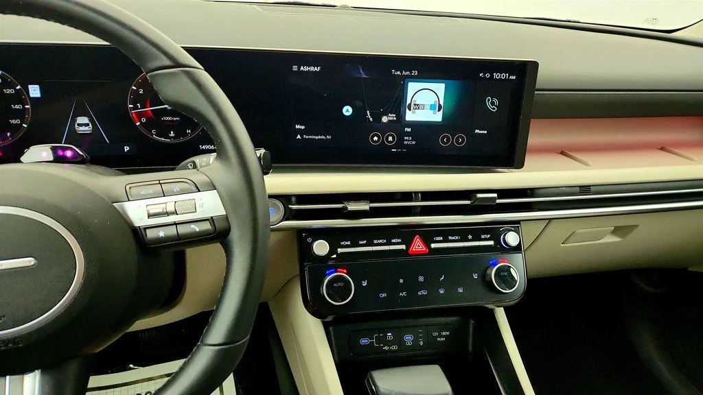Used 2025 Phantom Black Hyundai SEL Convenience AWD image 18
