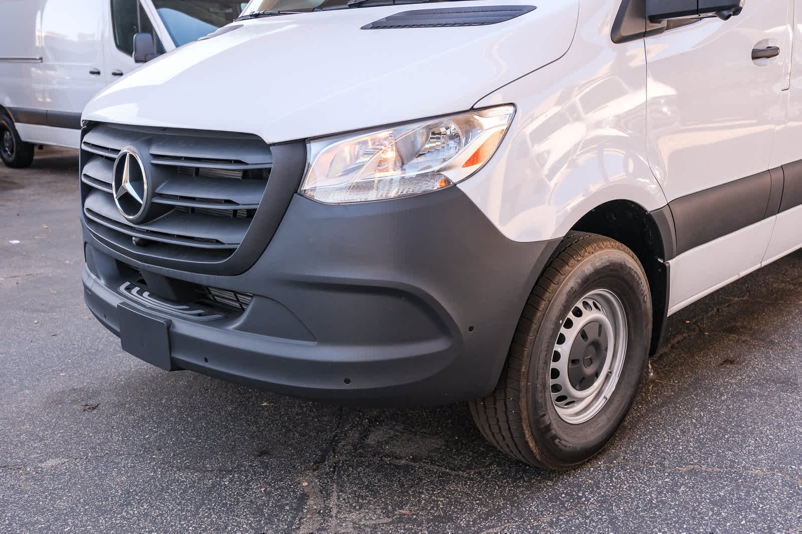 New 2026 Arctic+White Mercedes-Benz Cargo 144 WB  RWD 2.0L I4 Diesel Turbocharged High image 11