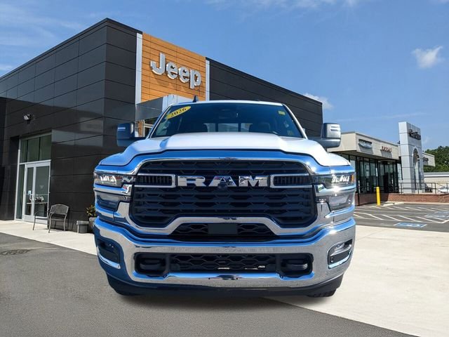 New 2026 Bright White Clear-Coat Exterior Paint RAM Tradesman image 16