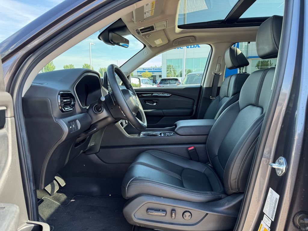 2025 Honda Pilot Touring - Photo 8