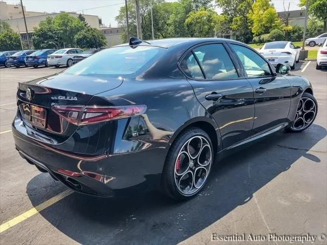 2025 Alfa Romeo Giulia Base - Photo 19