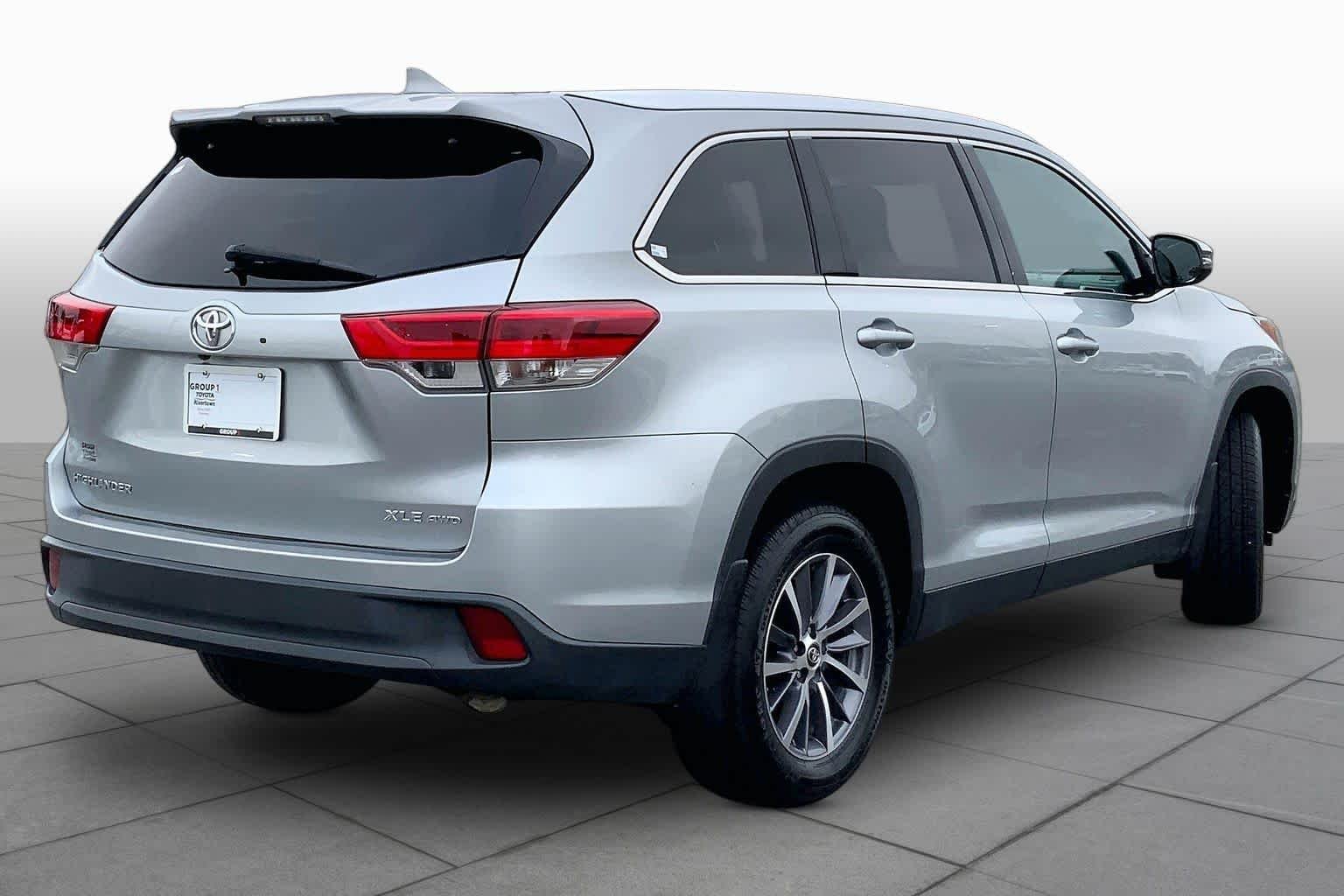 Used 2019 Celestial Silver Metallic Toyota XLE image 12