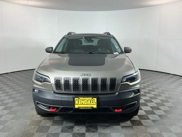 Used 2020 Light Brownstone Pearlcoat Jeep Trailhawk image 2