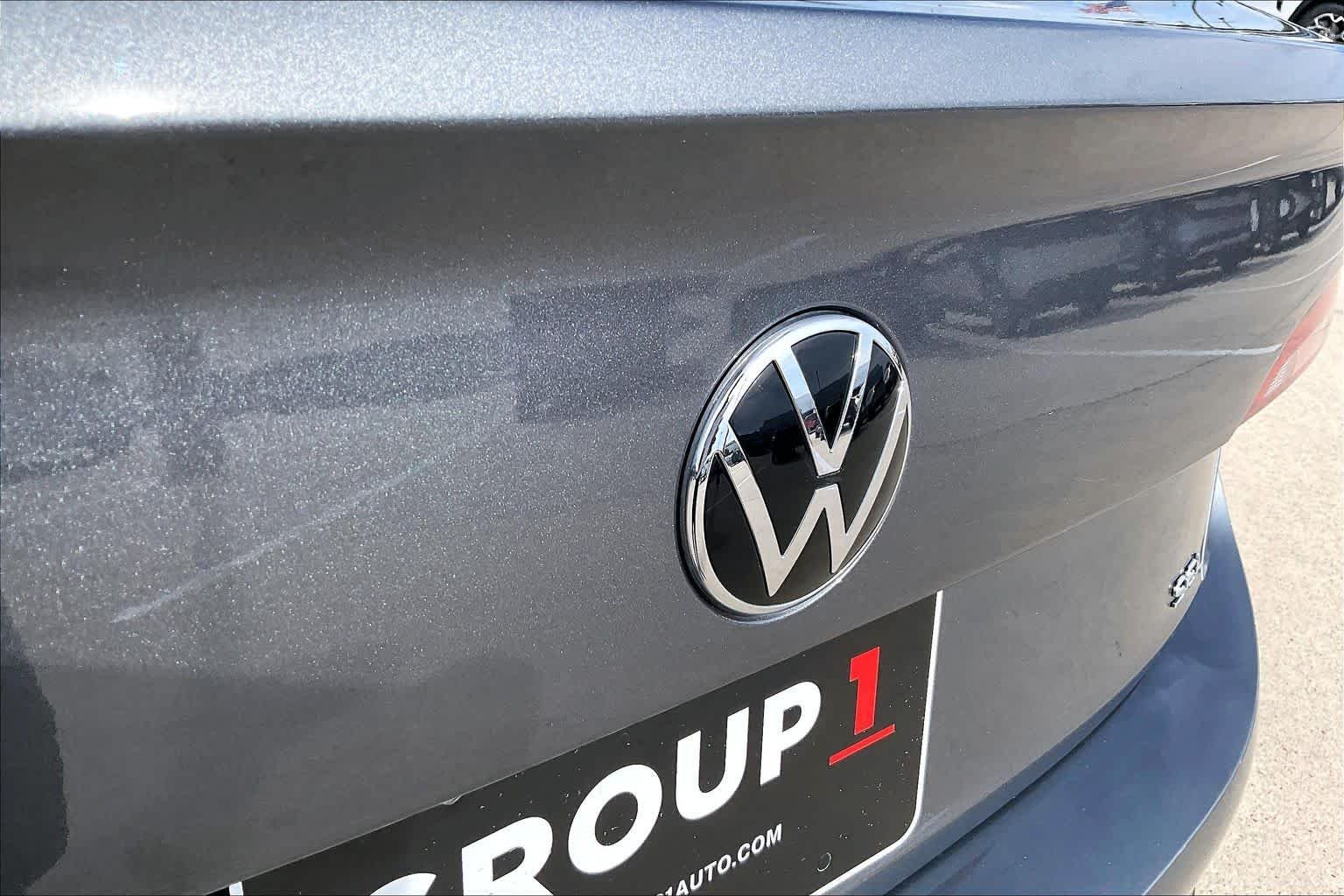 Used 2024 Platinum Gray Metallic Volkswagen SEL image 23