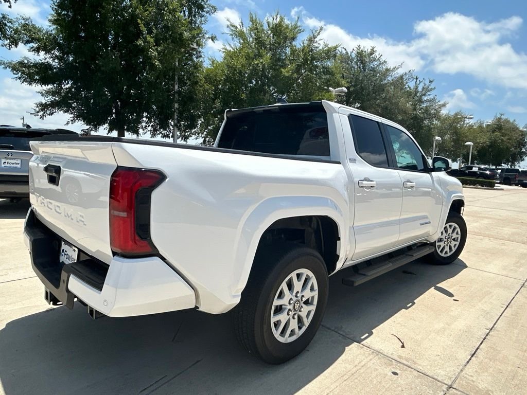 Used 2025 White Toyota SR5 image 4