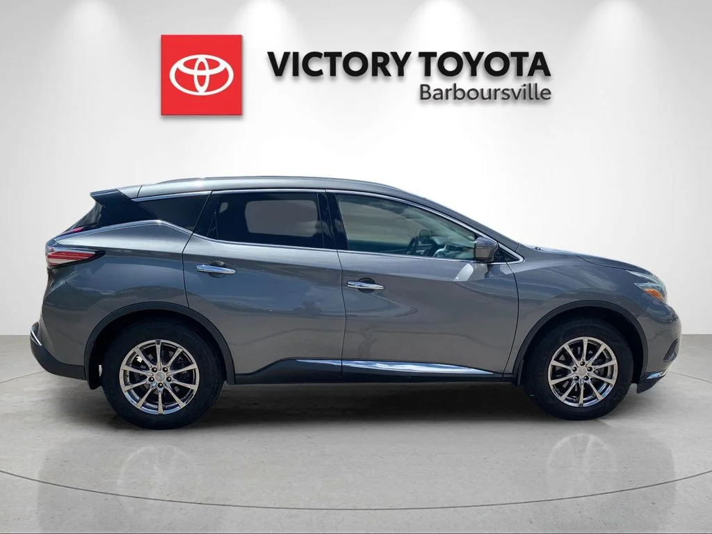 Used 2018 Gray Nissan SL image 6
