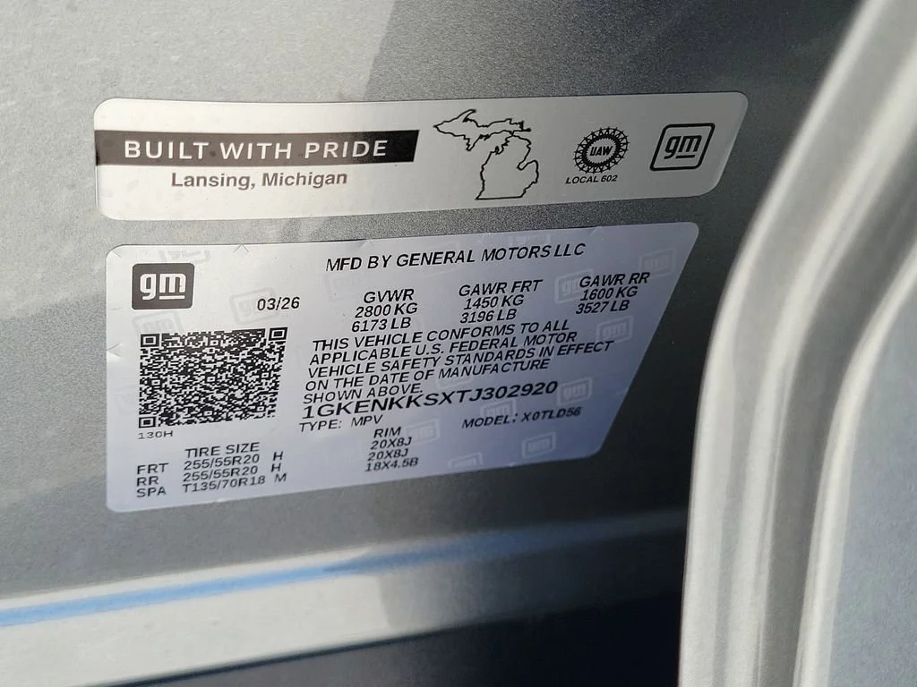 New 2026 Sterling Metallic GMC Elevation image 25