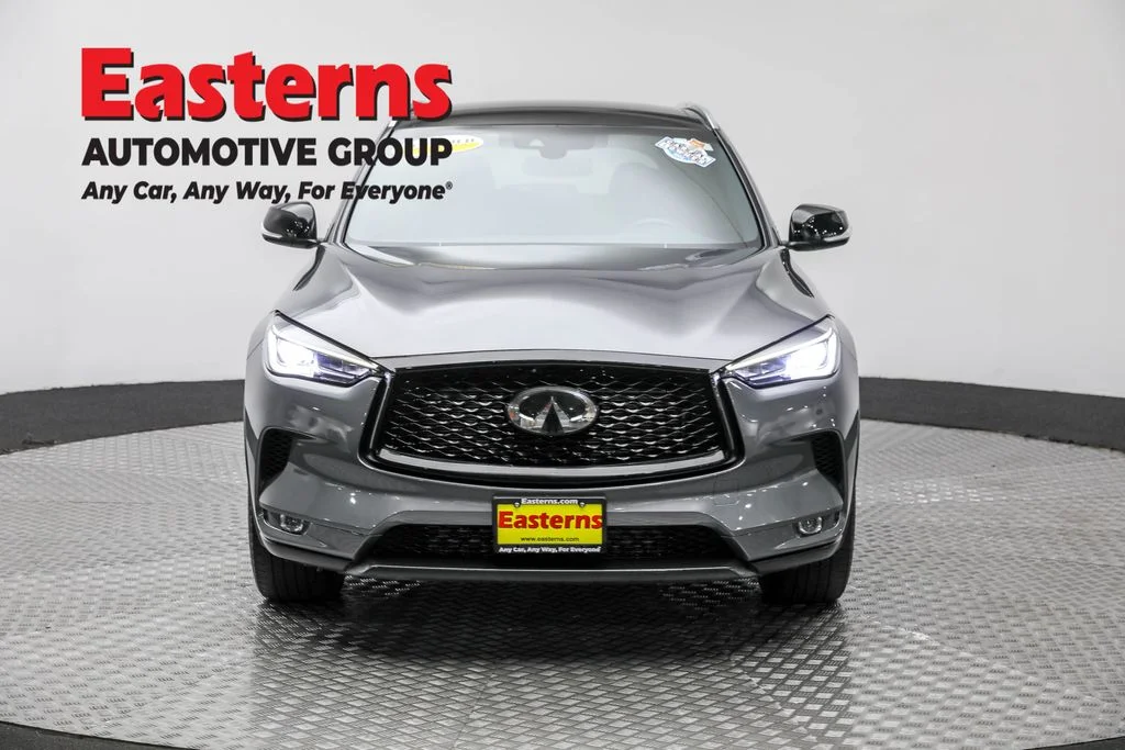 Used 2022 Gray INFINITI LUXE image 2