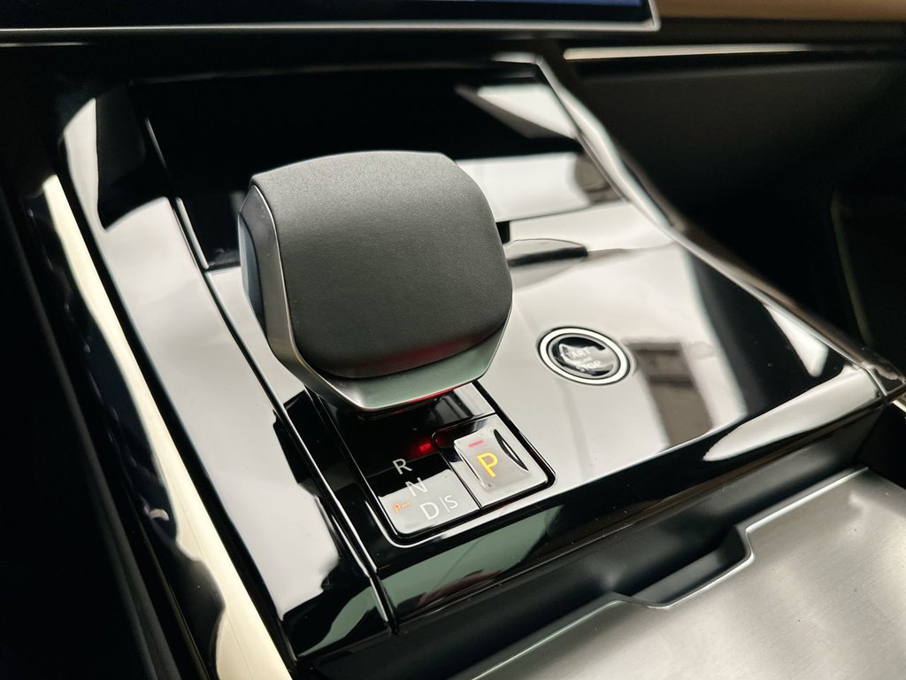 New 2027 Fuji White Land Rover SE image 12