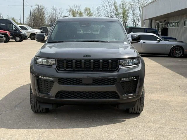 New 2026 Baltic Gray Metallic Clear-Coat Exterior Paint Jeep Limited image 13