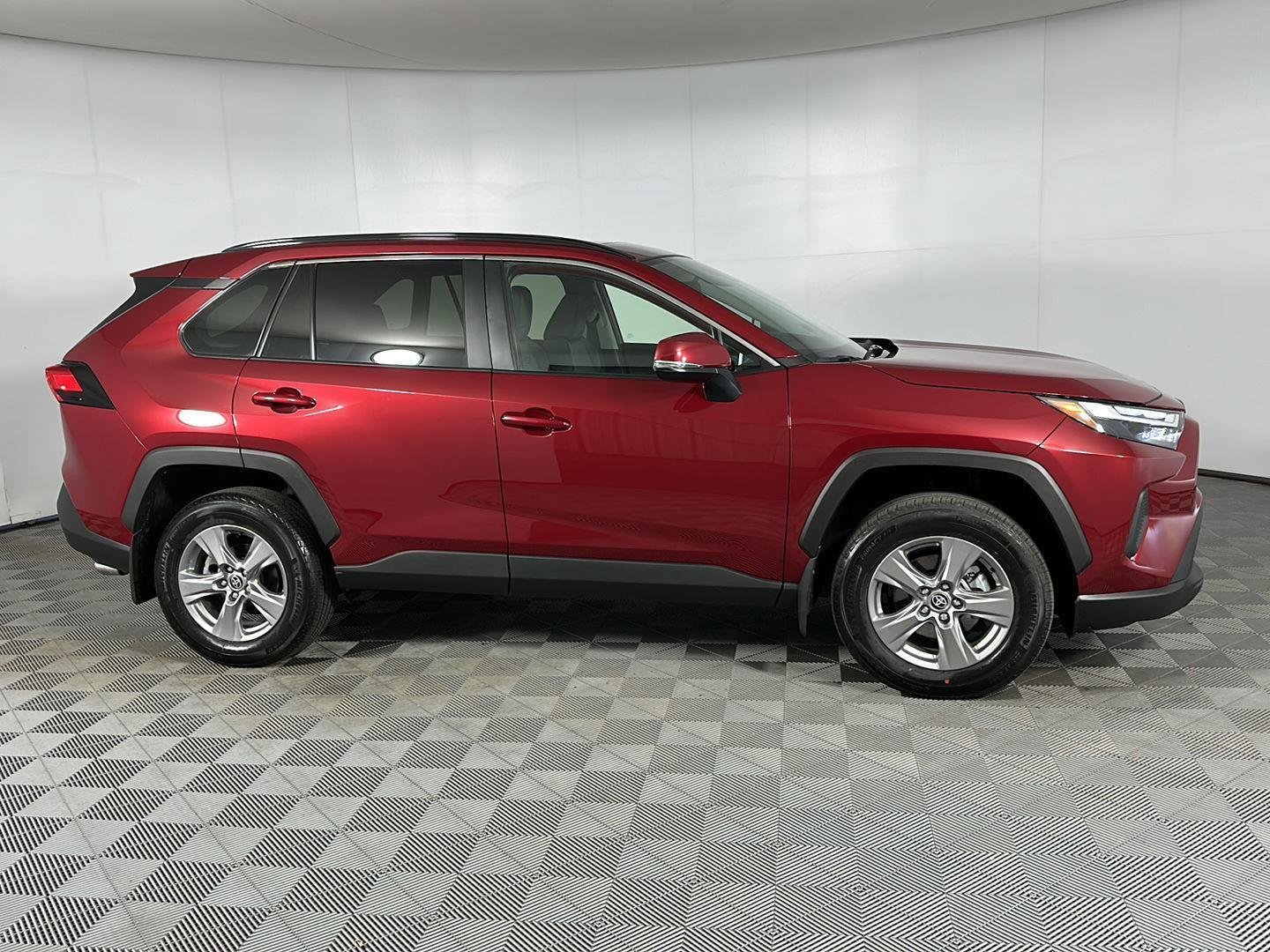 Used 2025 Ruby Flare Pearl Toyota XLE image 8