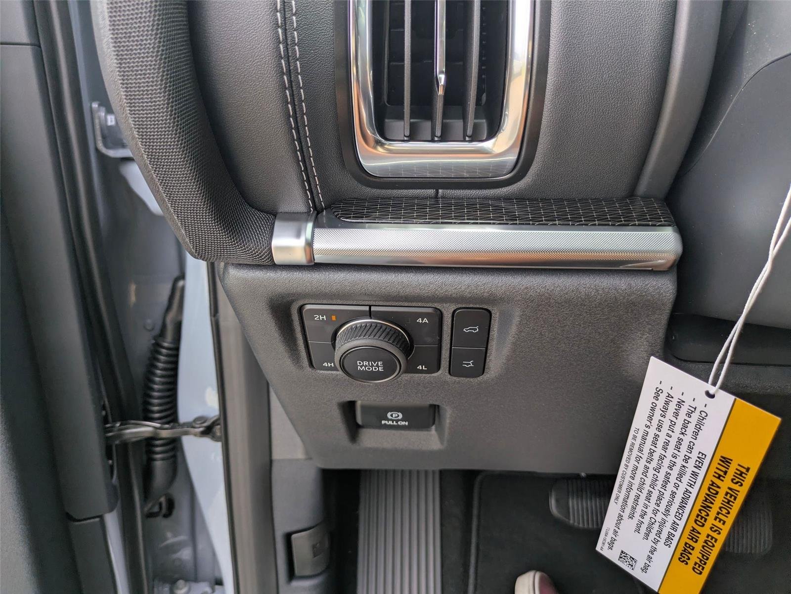 New 2026 Glacier Gray Metallic Tri-Coat Ford Platinum® image 16