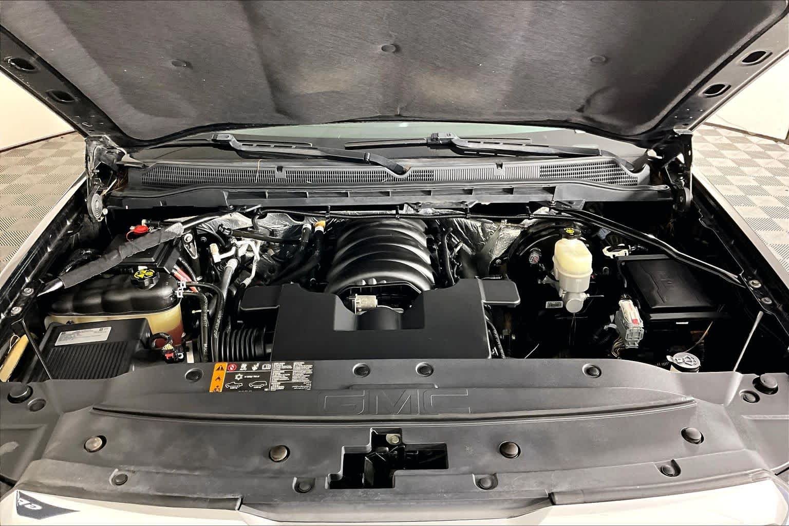 Used 2018 Onyx Black GMC SLT image 29