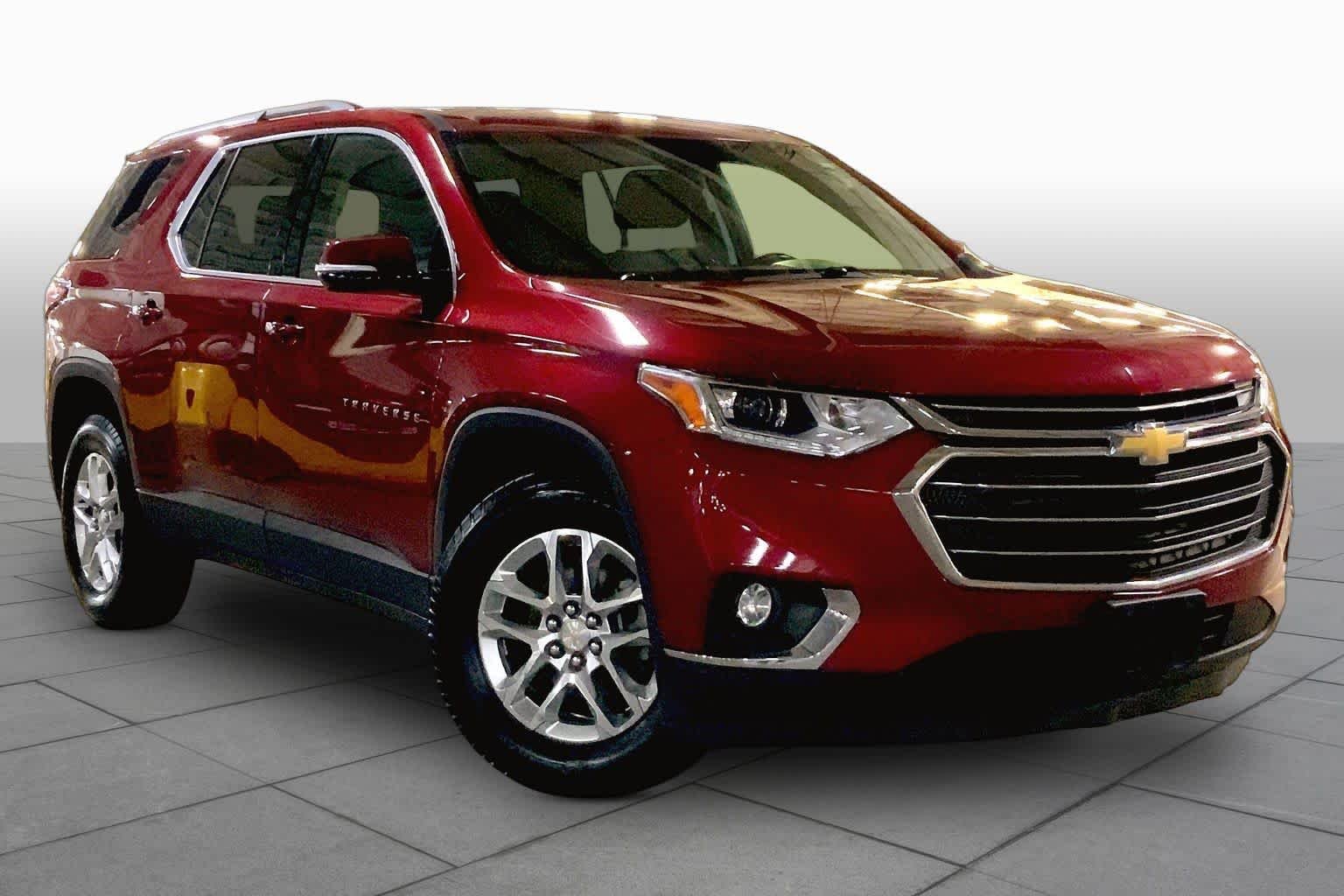 Used 2018 Cajun Red Tintcoat Chevrolet LT Cloth image 3