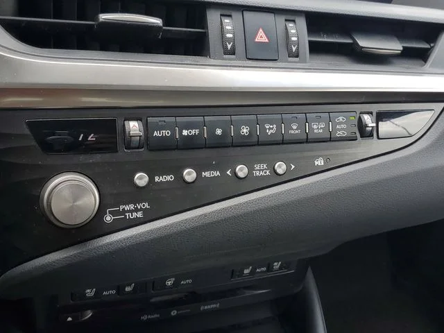 2021 Lexus ES Hybrid 300h - Photo 29