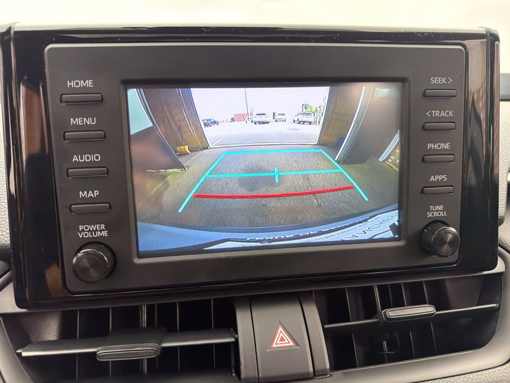 Used 2019  Toyota XLE image 17