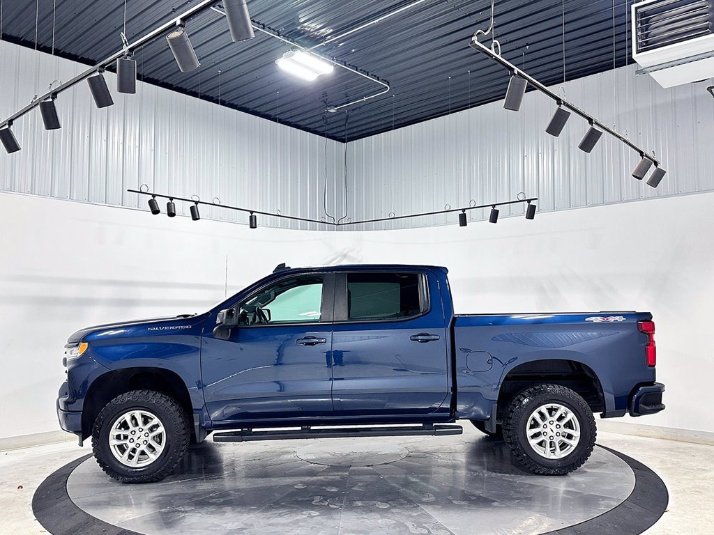 Used 2022 Blue Chevrolet RST image 16