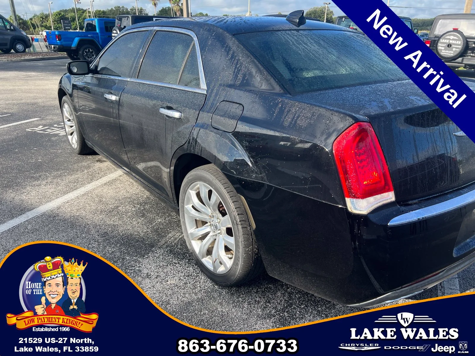 Used 2019 Black Chrysler Limited image 4