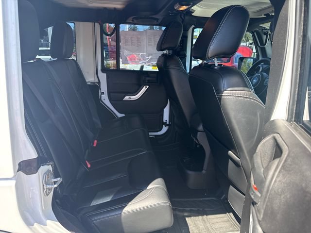 Used 2014 Bright White Clearcoat Jeep Rubicon image 10