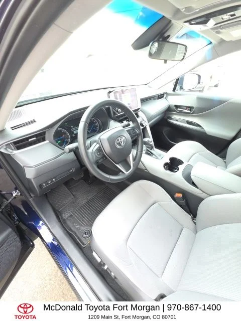 Used 2023  Toyota LE image 9