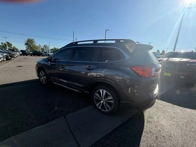Used 2021  Subaru Limited image 2