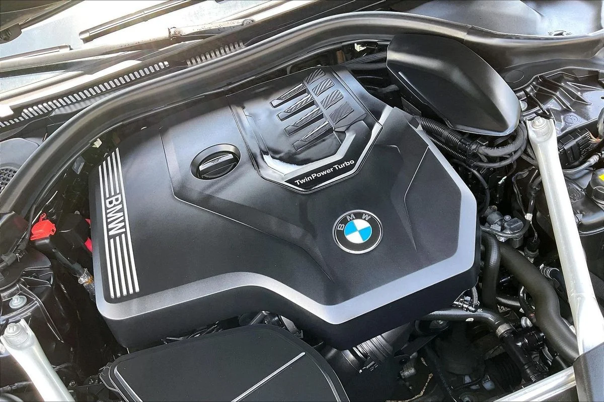 Used 2022  BMW i xDrive image 33