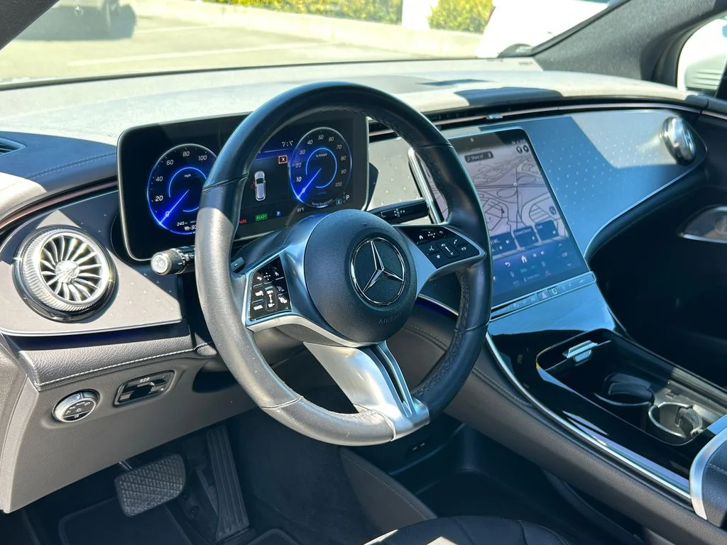 Used 2023 White Mercedes-Benz 350+ SUV image 13