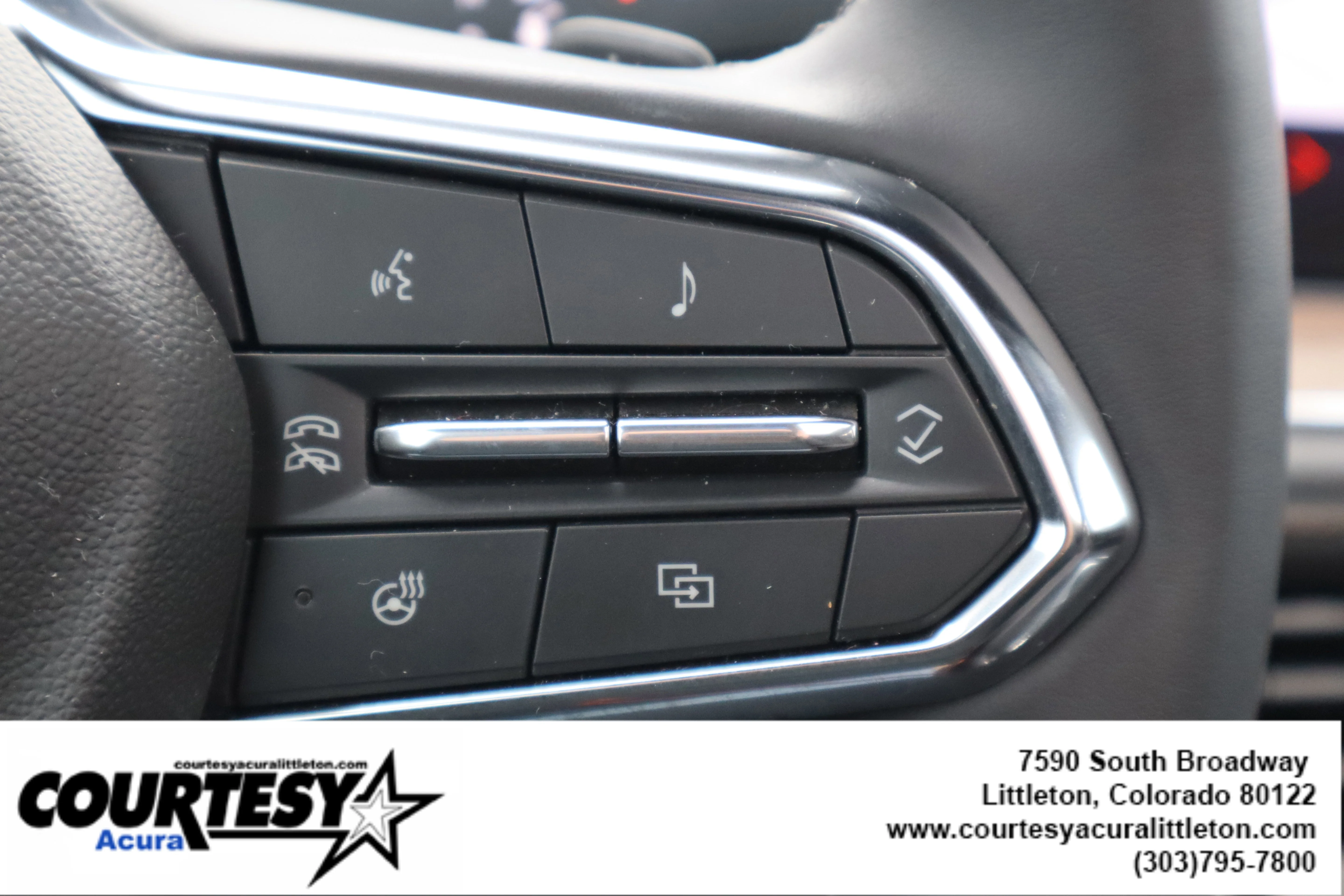 Used 2025 Iridescent Pearl Tricoat Chevrolet High Country image 13