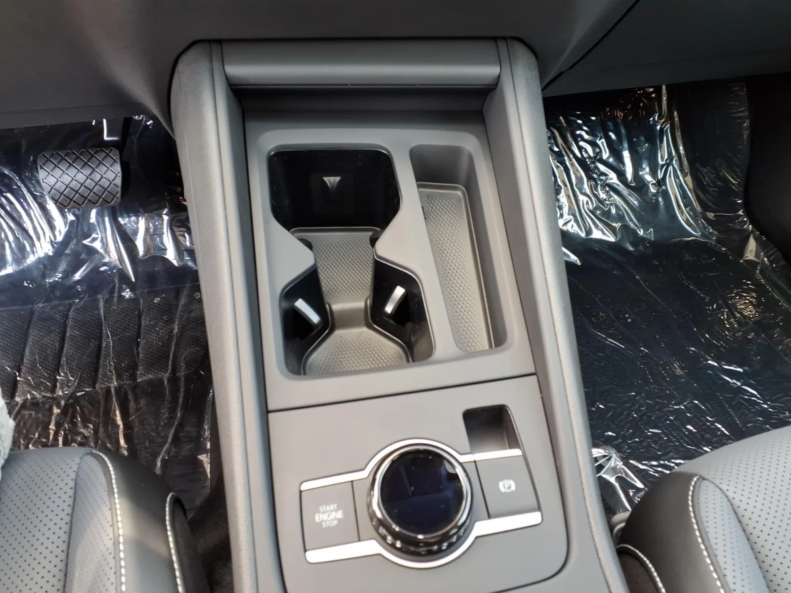 New 2026 Pure White Volkswagen 2.0T SE 4MOTION image 8