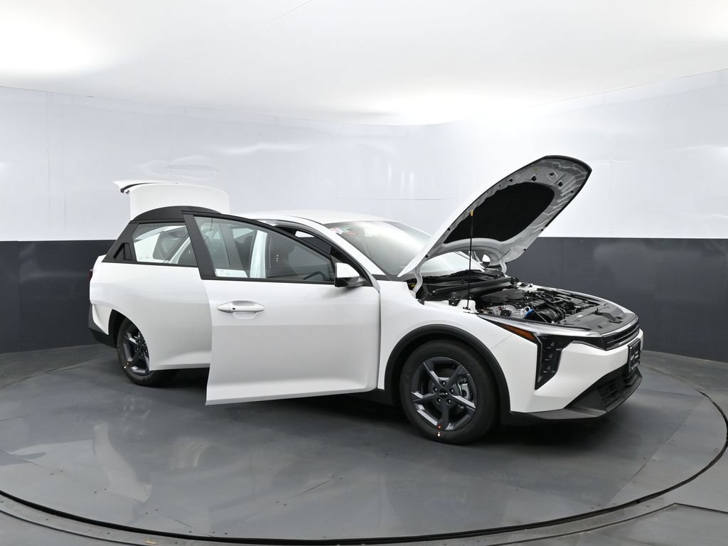 New 2026 Snow White Pearl Kia LXS image 11