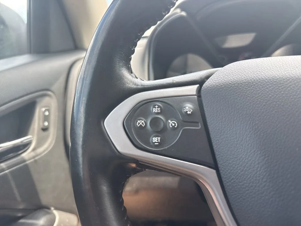 Used 2022 Summit White Chevrolet LT image 12