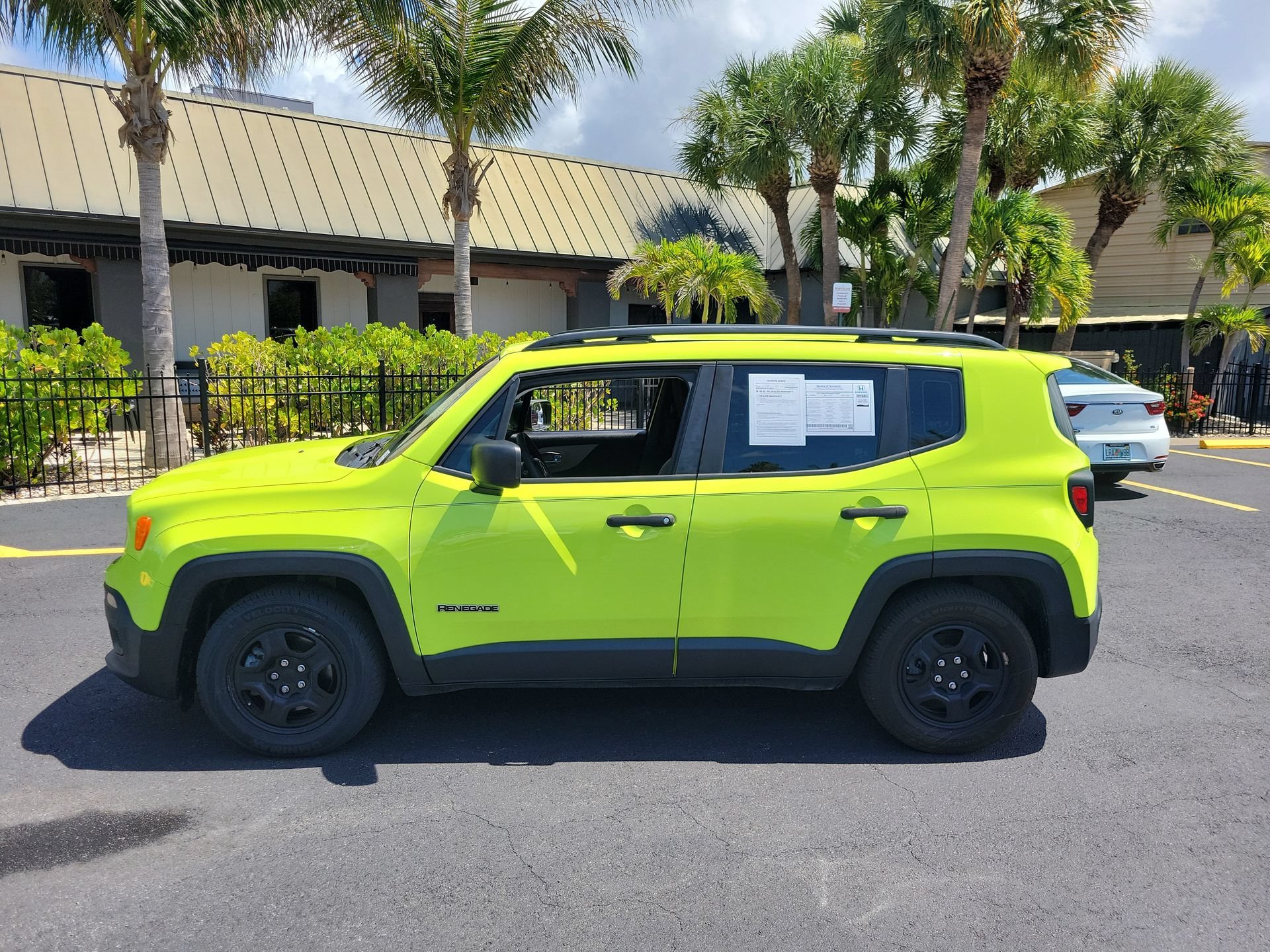 Used 2017 Hypergreen Clearcoat Jeep Sport image 9