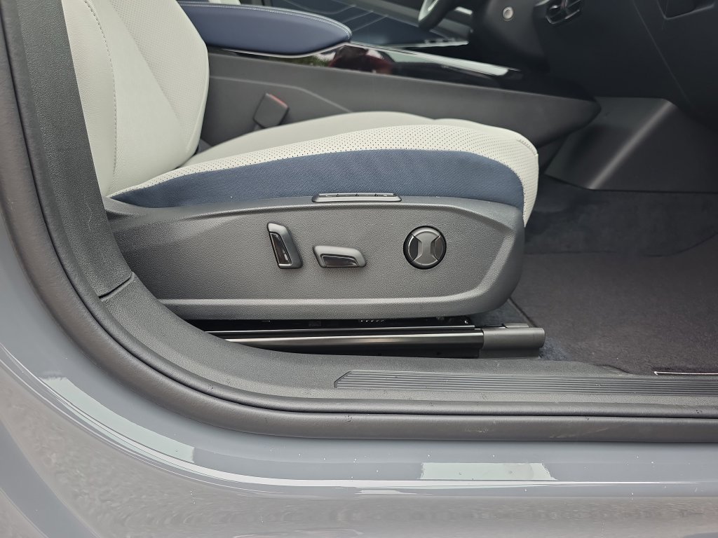 New 2026 Gray Volkswagen Pro S image 39