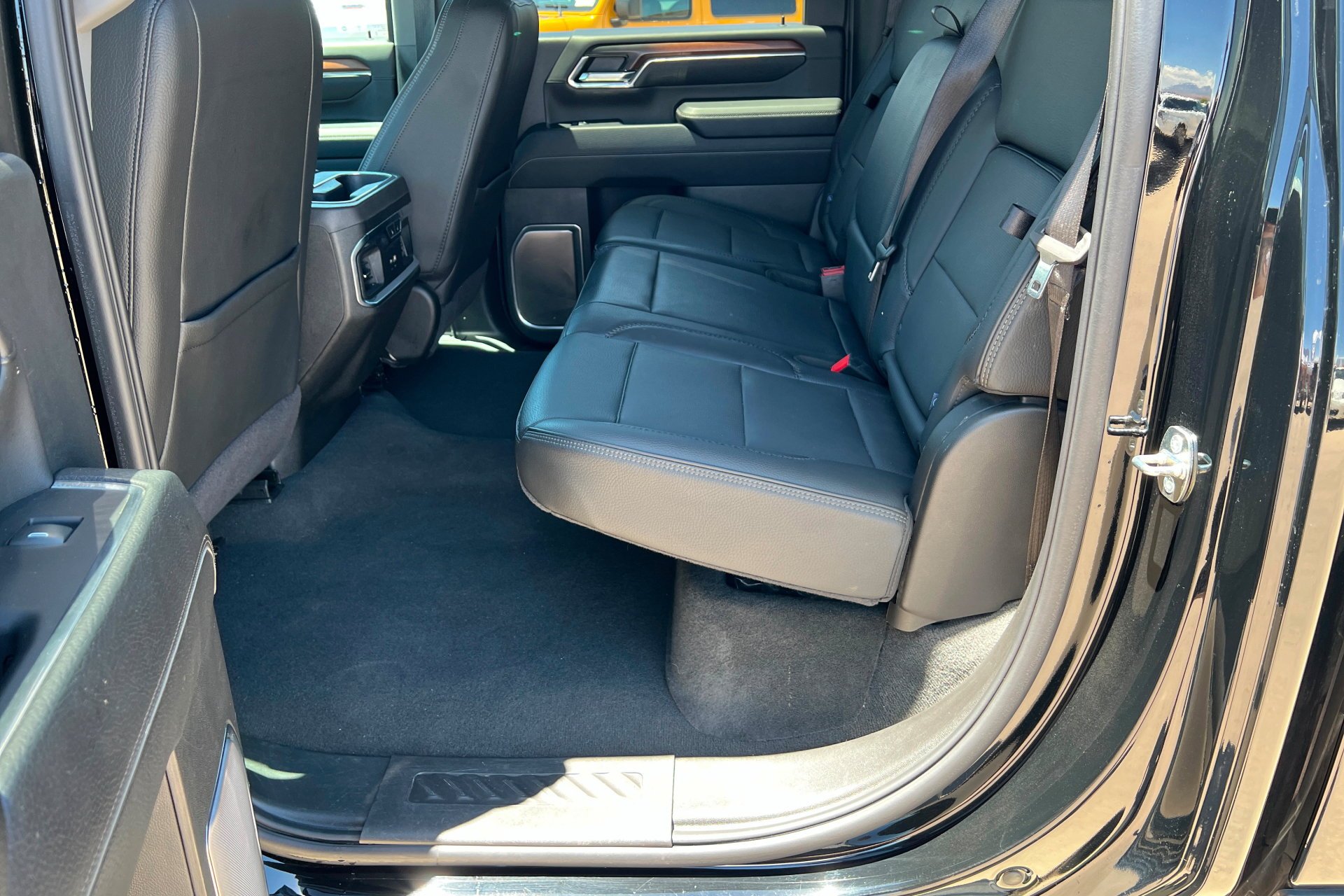 Used 2024 Onyx Black GMC Denali image 22