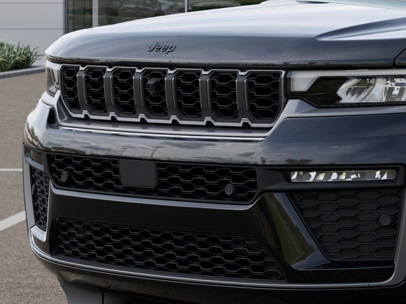 New 2026 Diamond Black Crystal Pearl-Coat Exterior Paint Jeep Limited Reserve image 11