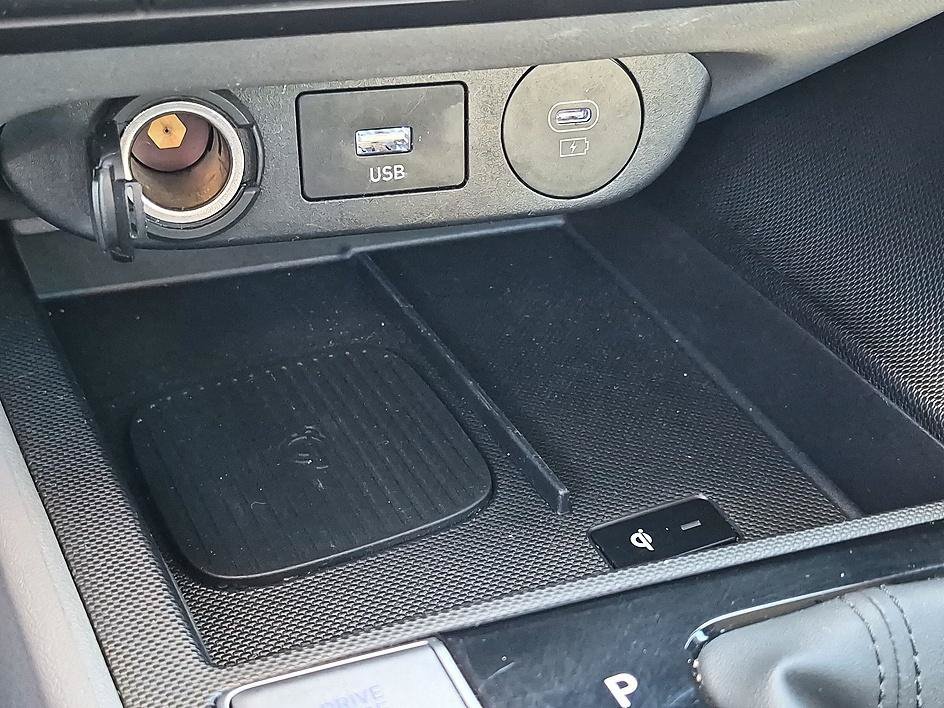 Used 2025 Fluid Metal Hyundai SEL Convenience image 24