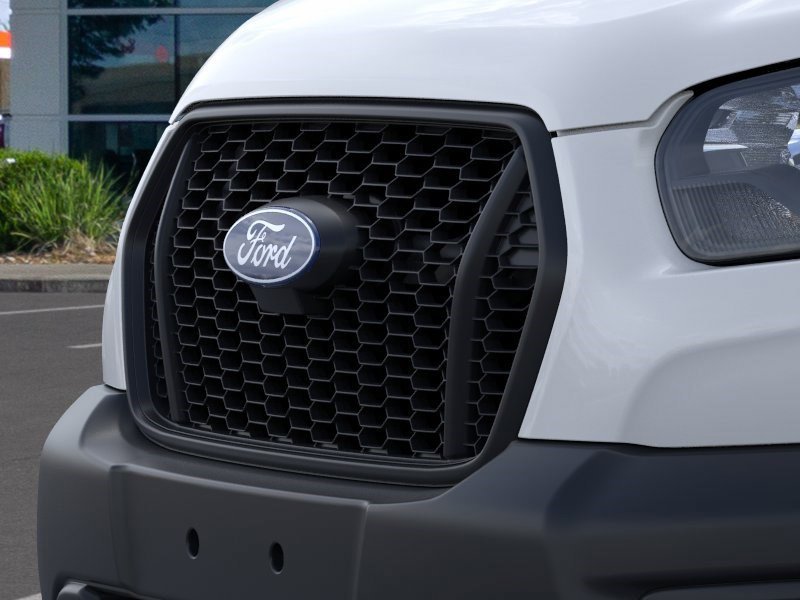New 2026 Oxford White Ford Base image 17