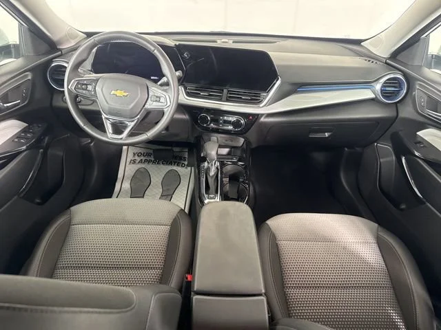 Used 2025 Summit White Chevrolet LT image 21
