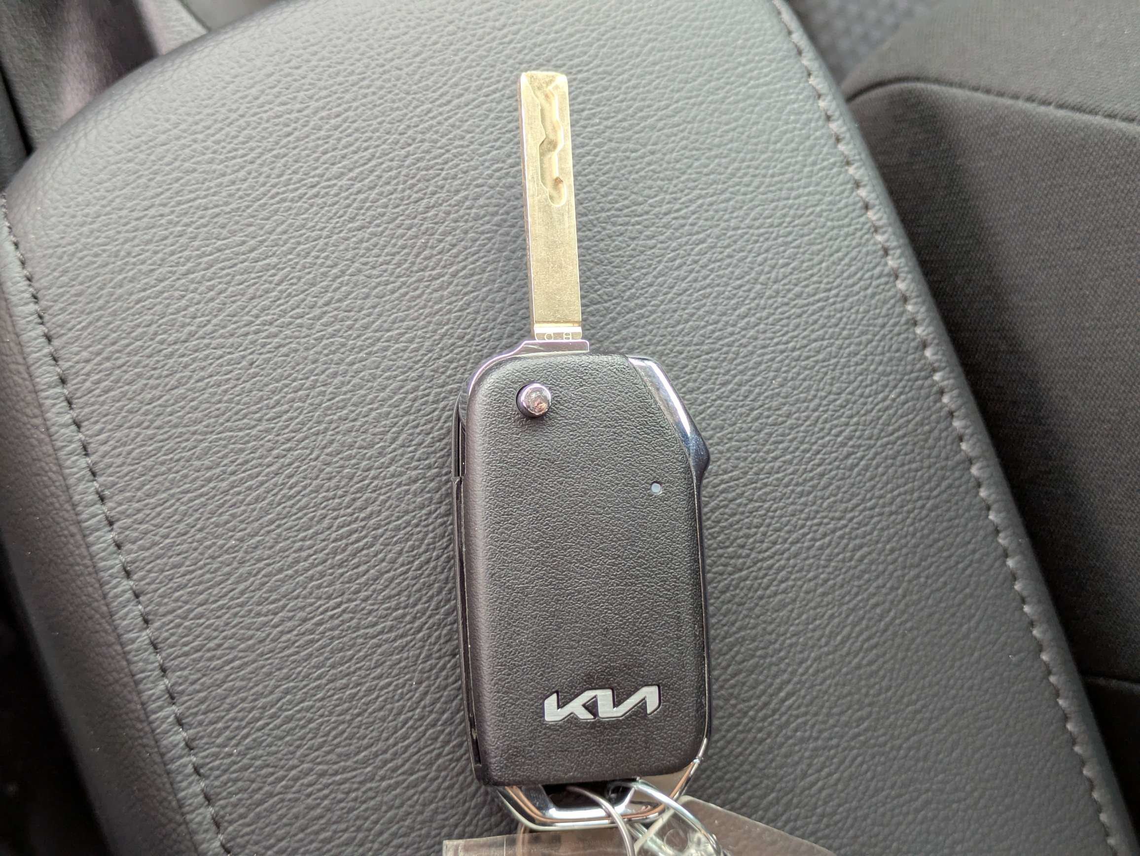 Used 2025 Inferno Red Kia LX image 27
