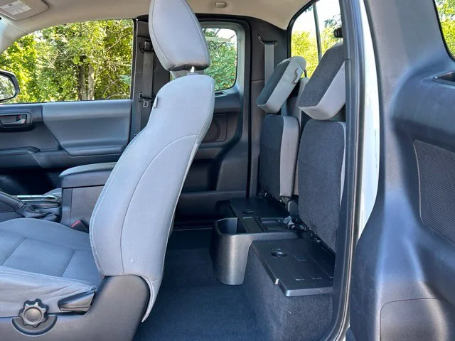 Used 2016 White Toyota SR image 21