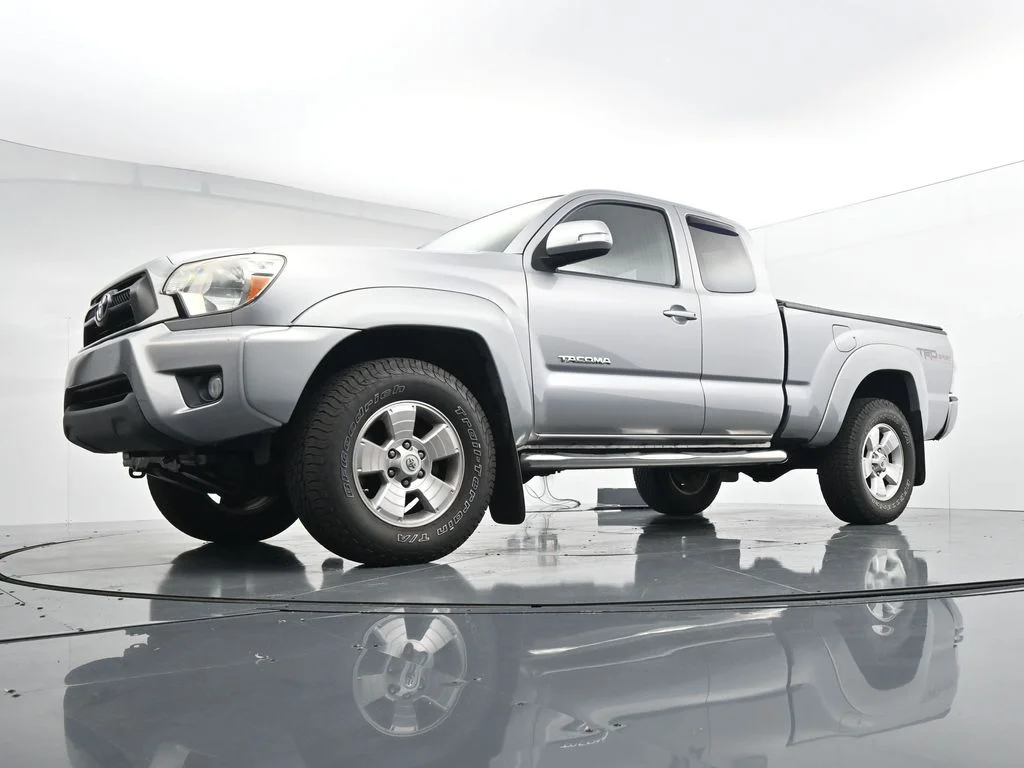 Used 2015 Silver Toyota Base image 31