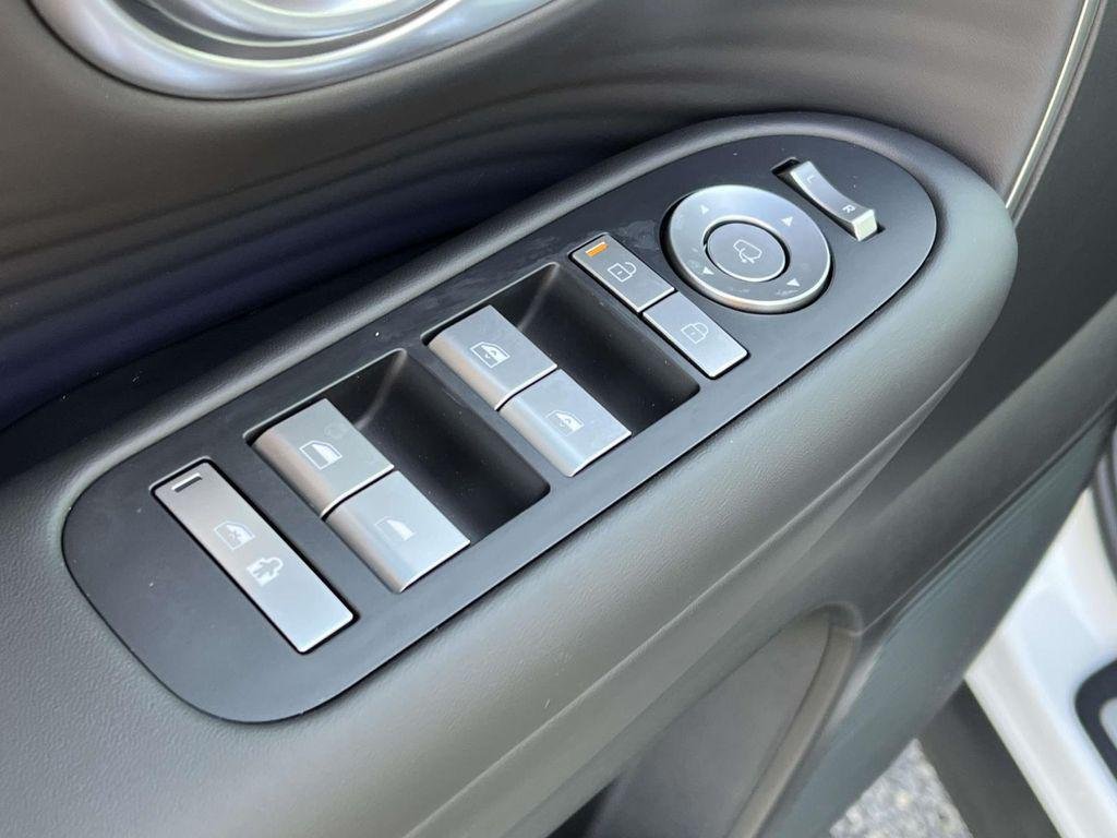 2026 Hyundai IONIQ 9 SEL - Photo 17