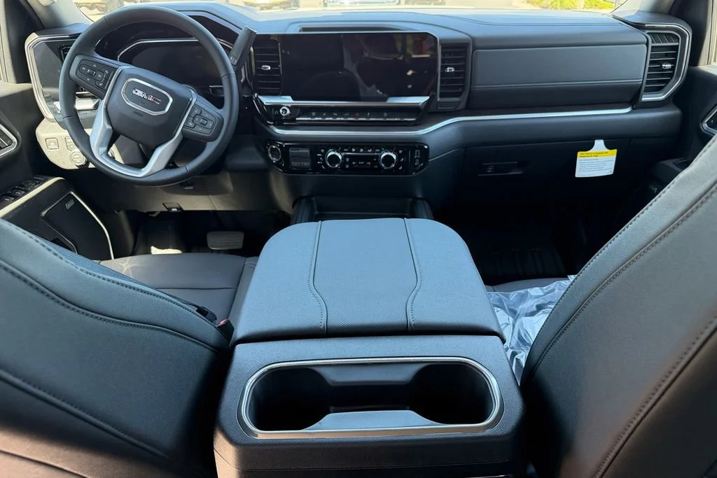 New 2026 Glacier White Tricoat GMC SLT image 29